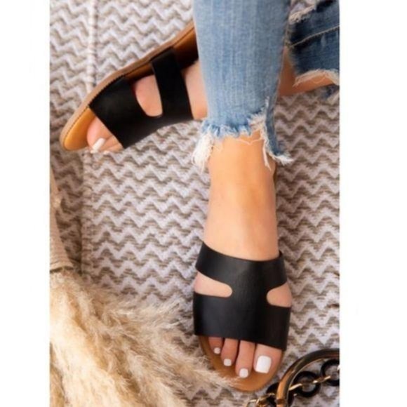 Shoes - Vegan Leather Sandals in Black